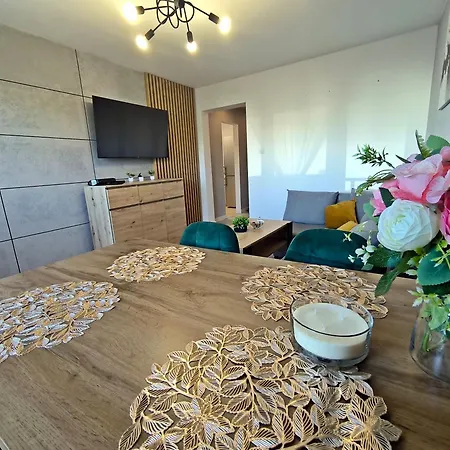 Modern 2 - Free Parking, Wi-fi, Self Check-in Apartman *