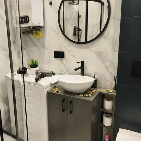 Modern 2 - Free Parking, Wi-fi, Self Check-in Apartman